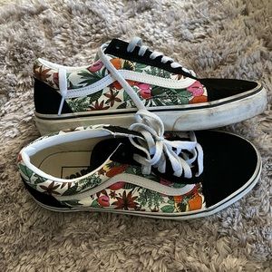 Vans Hawaiian Sneakers women’s 8.5 Black Shoes
